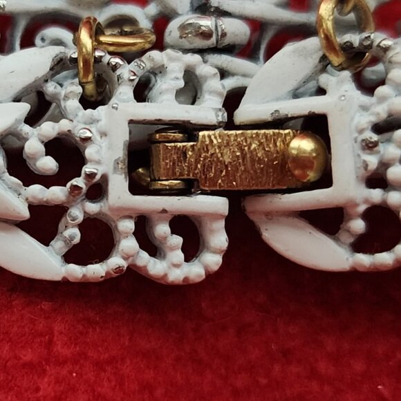 Vintage 1960's Monet White Enamel on Silverplate Filigree Floral Design Bracelet - Picture 9 of 16